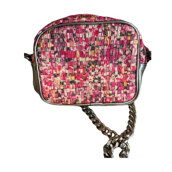 The Sak pink basket weave Crossbody Camera bag chain detail - Picture 3 of 6